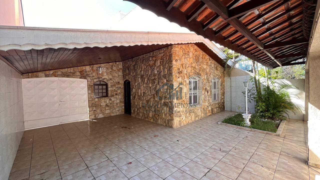 Casa, 3 quartos, 230 m² - Foto 1