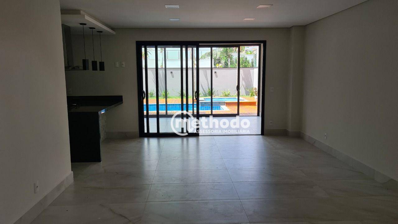 Casa de Condomínio à venda com 3 quartos, 246m² - Foto 4