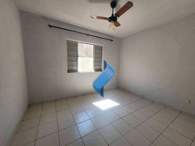 Casa para alugar com 2 quartos, 150m² - Foto 18