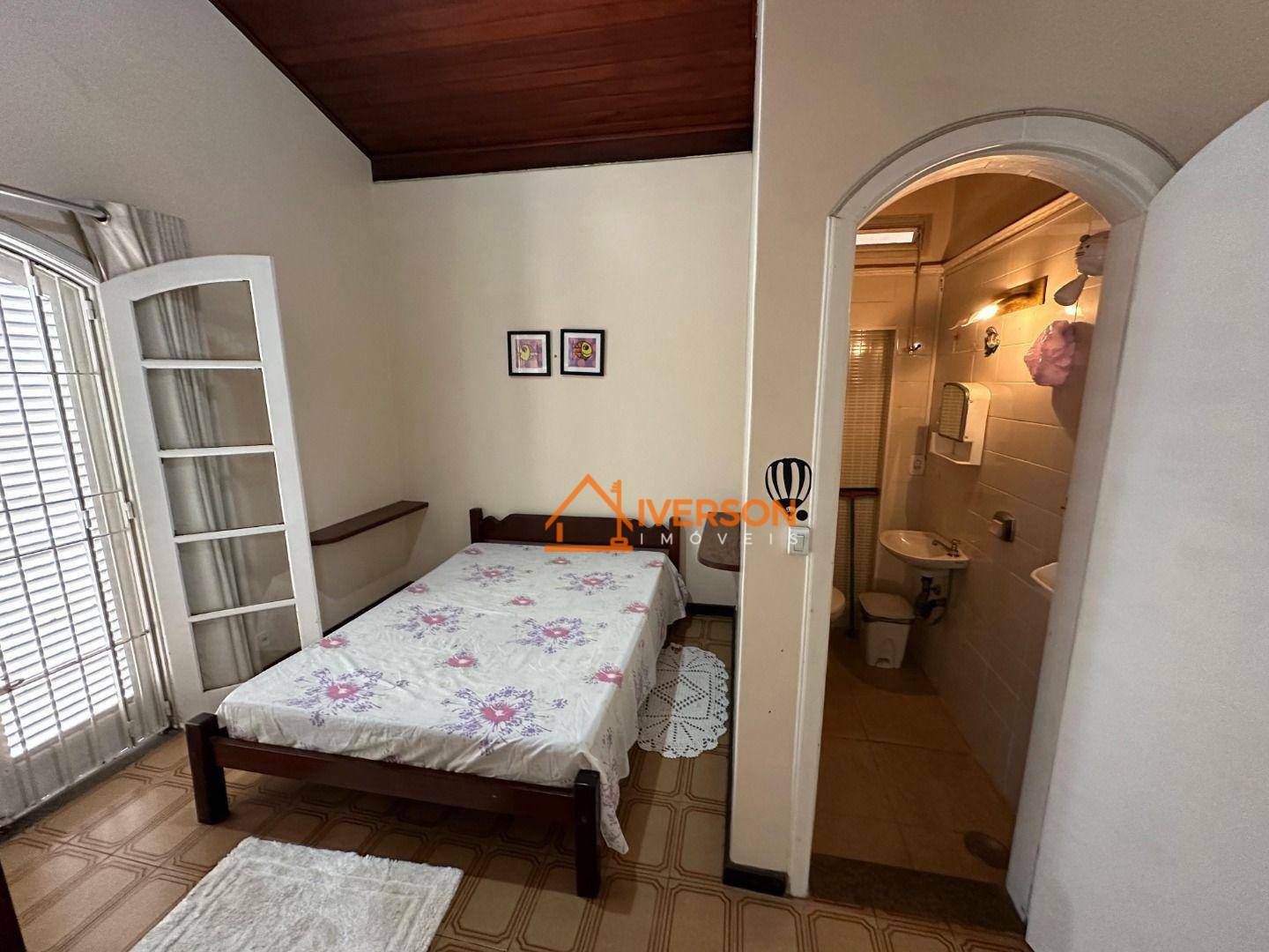 Casa à venda com 3 quartos, 231m² - Foto 9