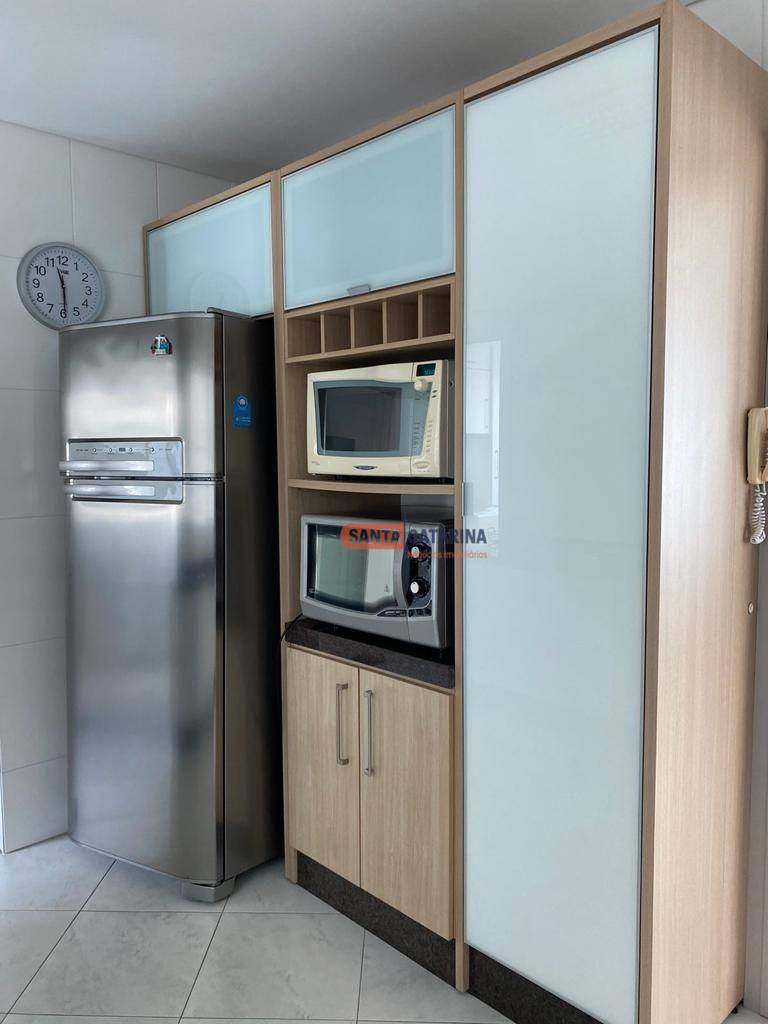 Apartamento à venda com 3 quartos, 161m² - Foto 7