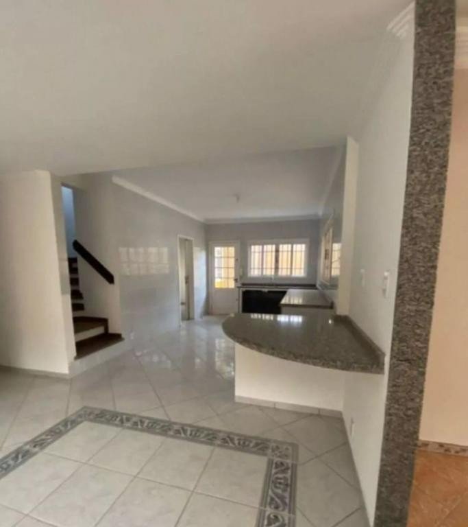 Sobrado à venda com 4 quartos, 195m² - Foto 3