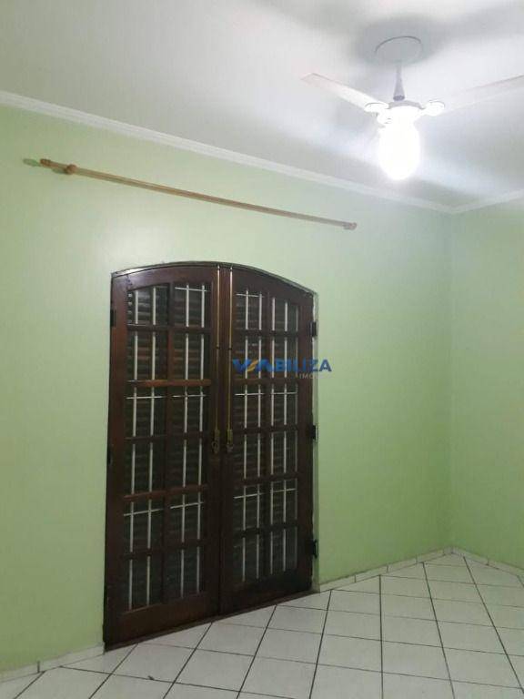 Sobrado à venda com 3 quartos, 200m² - Foto 13