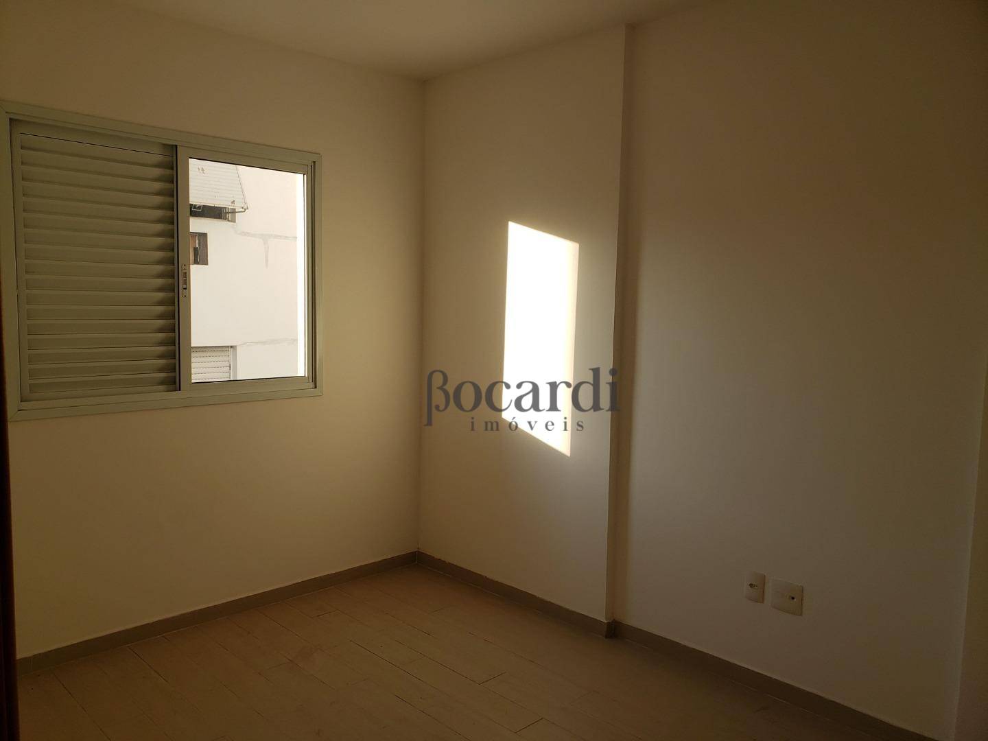 Apartamento à venda com 2 quartos, 80m² - Foto 9