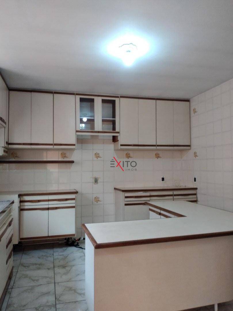 Casa para alugar com 3 quartos, 500m² - Foto 60