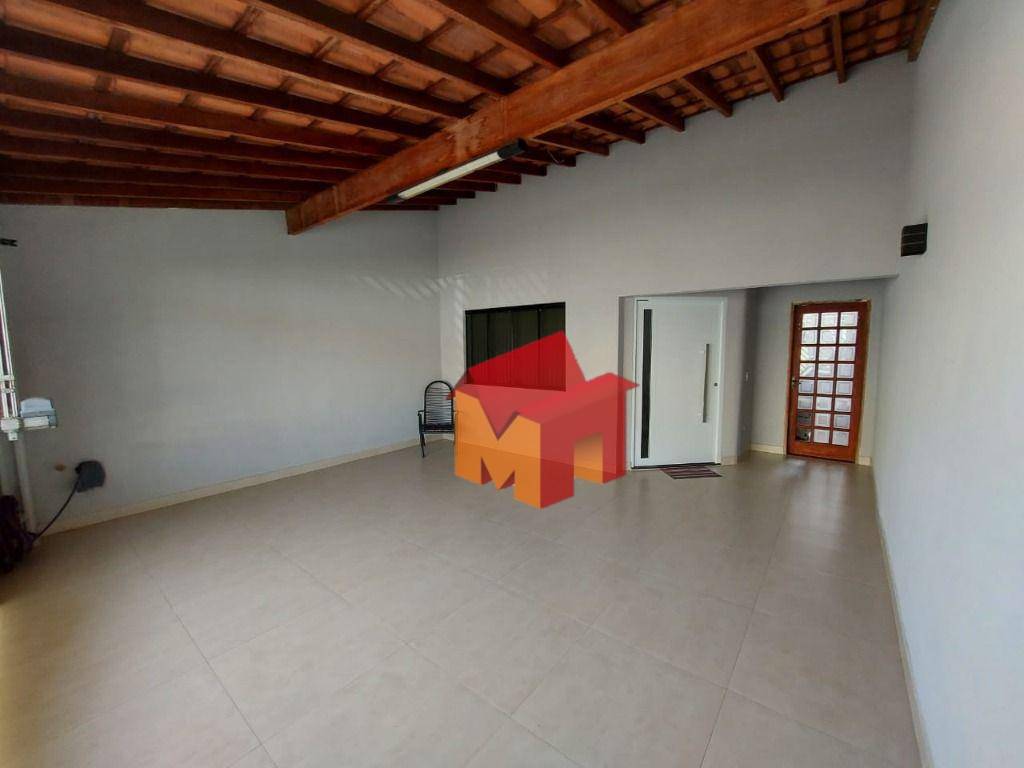 Casa à venda com 3 quartos, 170m² - Foto 2