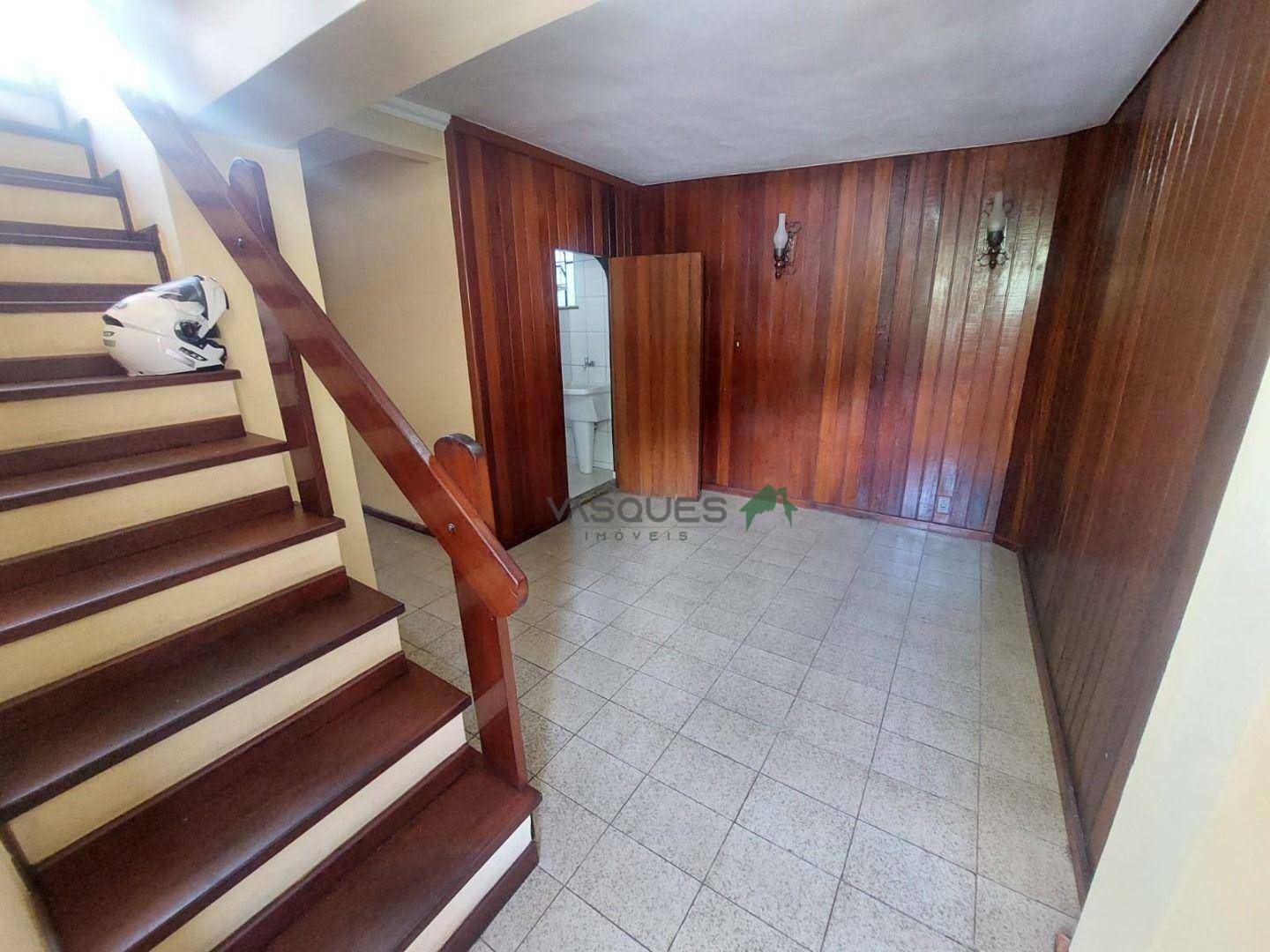 Casa para alugar com 3 quartos, 80m² - Foto 2