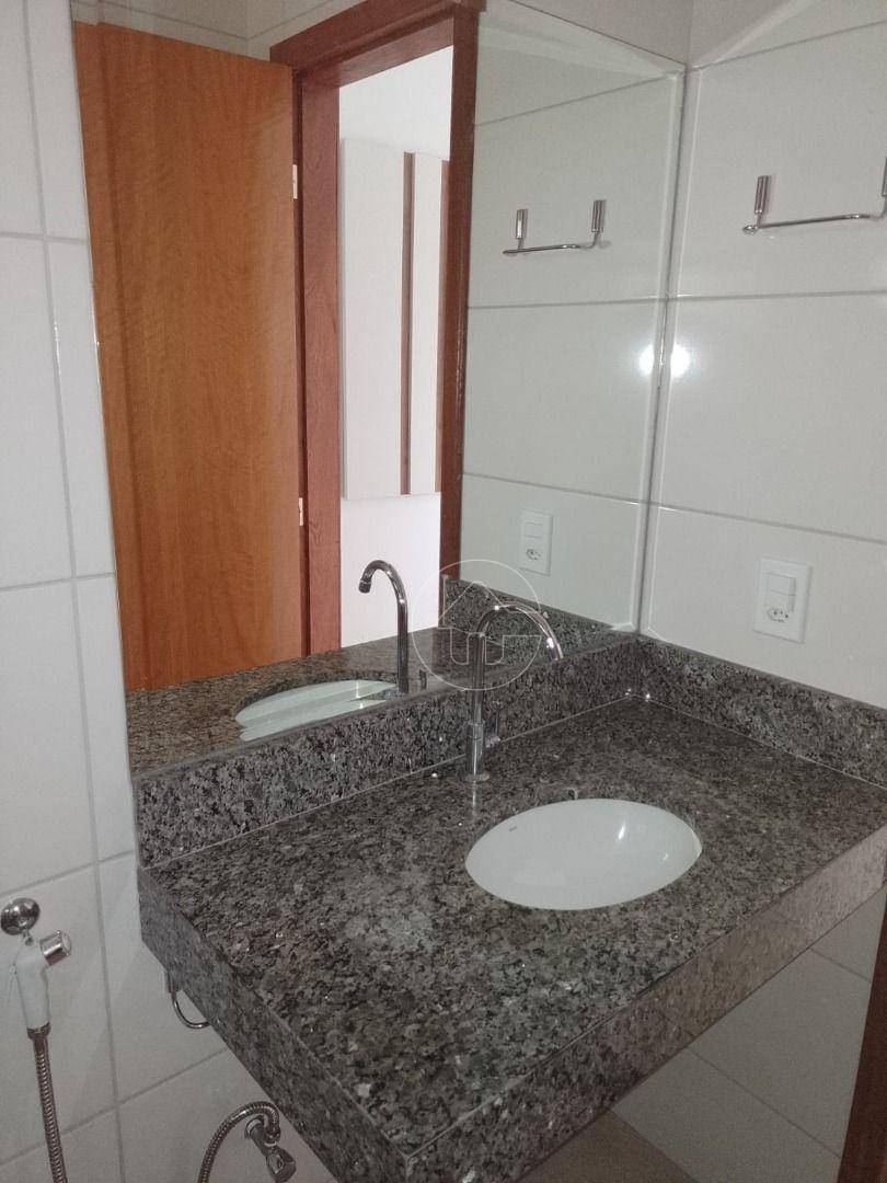 Casa à venda com 3 quartos, 100m² - Foto 7