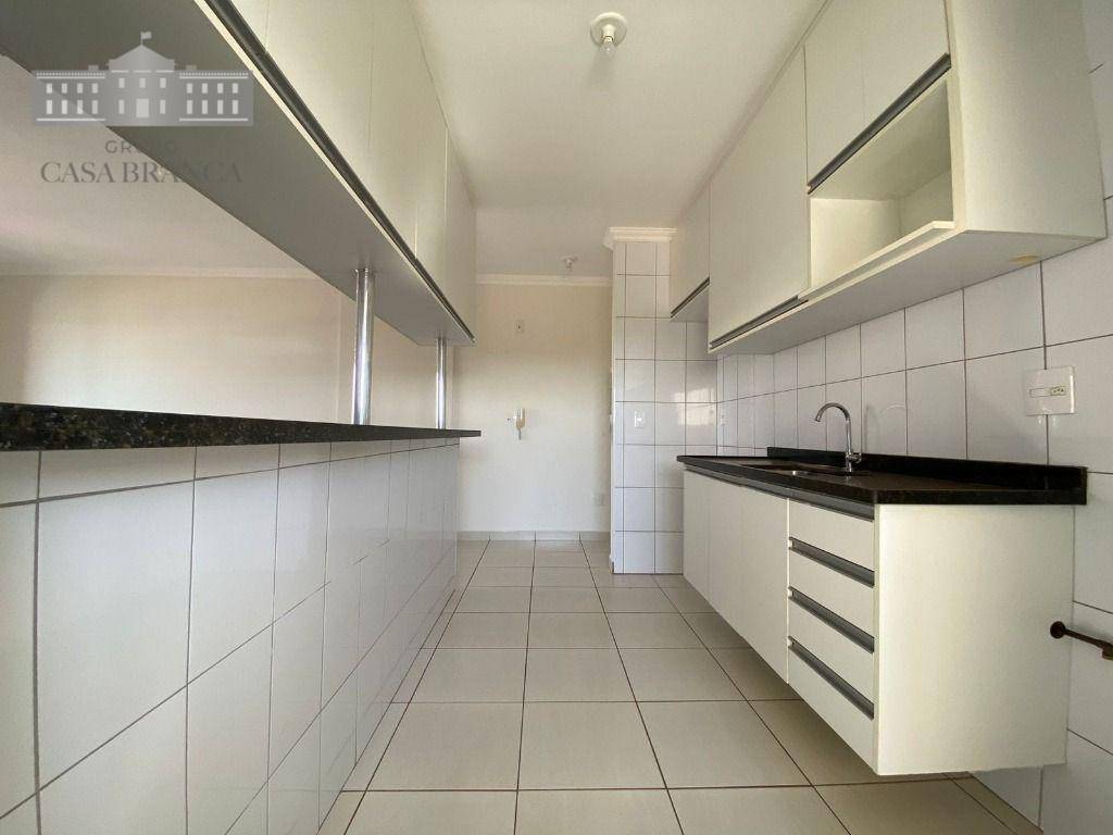 Apartamento para alugar com 2 quartos, 75m² - Foto 3