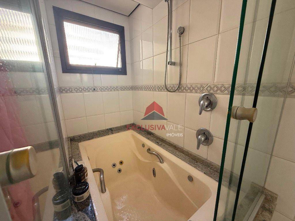 Apartamento à venda com 3 quartos, 194m² - Foto 18
