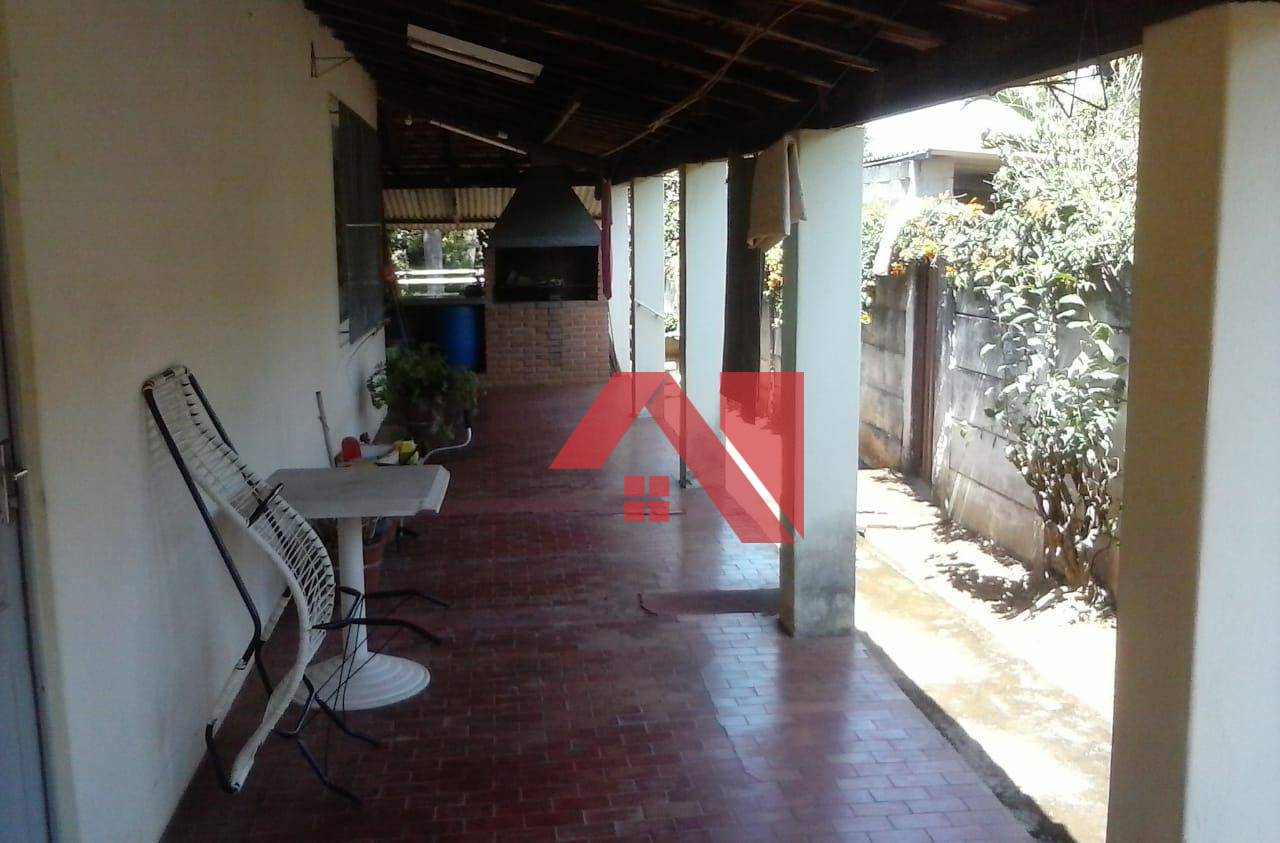 Chácara à venda com 3 quartos, 150m² - Foto 2