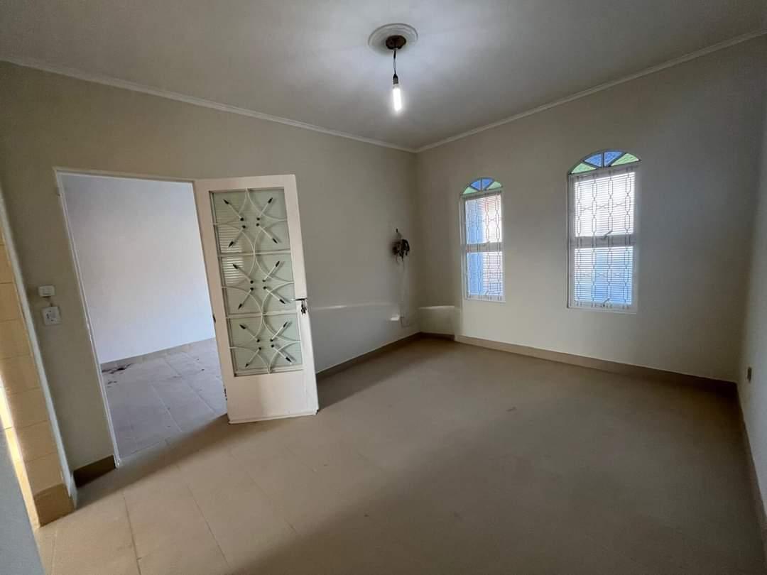 Casa à venda com 4 quartos, 300m² - Foto 3