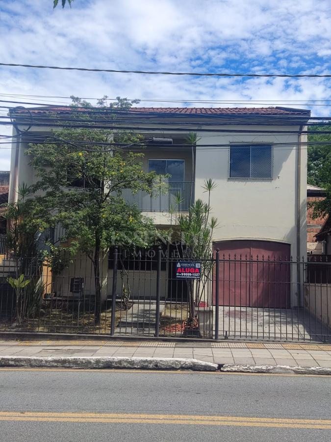 Casa para alugar com 3 quartos, 179m² - Foto 1