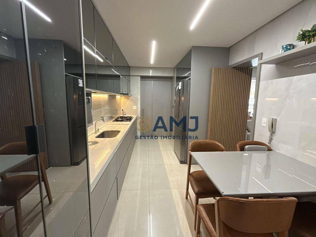 Apartamento à venda com 4 quartos, 215m² - Foto 57