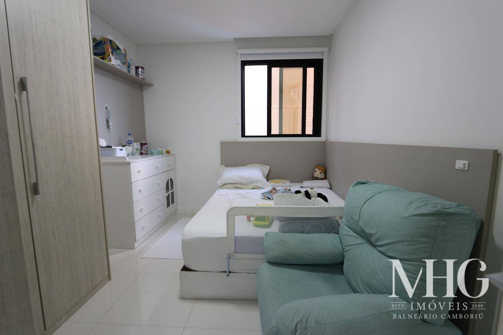 Apartamento à venda com 2 quartos, 77m² - Foto 4