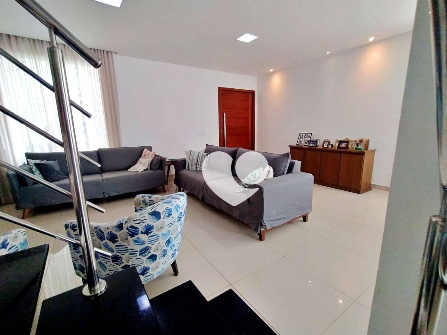 Casa à venda com 3 quartos, 271m² - Foto 11