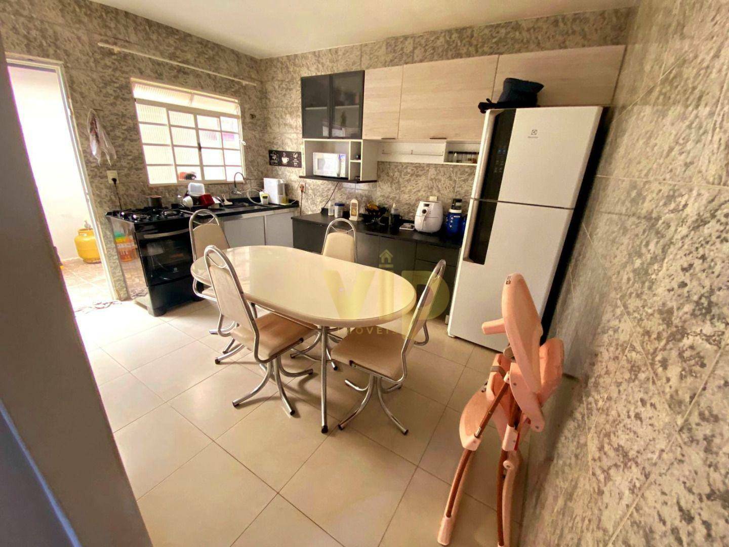 Casa à venda com 2 quartos, 85m² - Foto 2