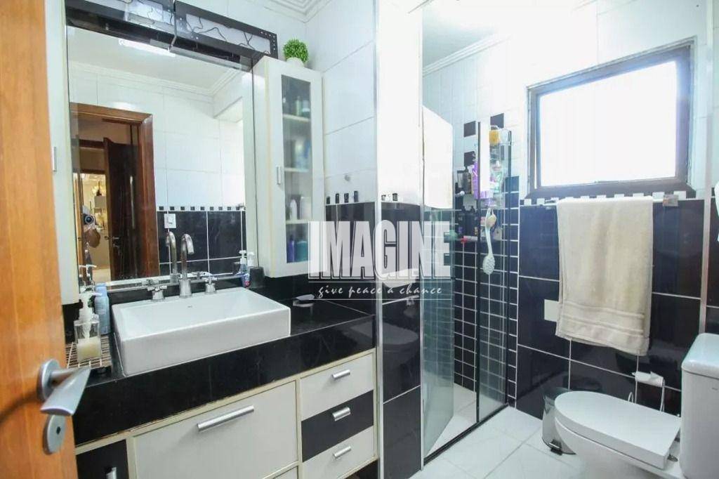 Apartamento à venda com 3 quartos, 135m² - Foto 13