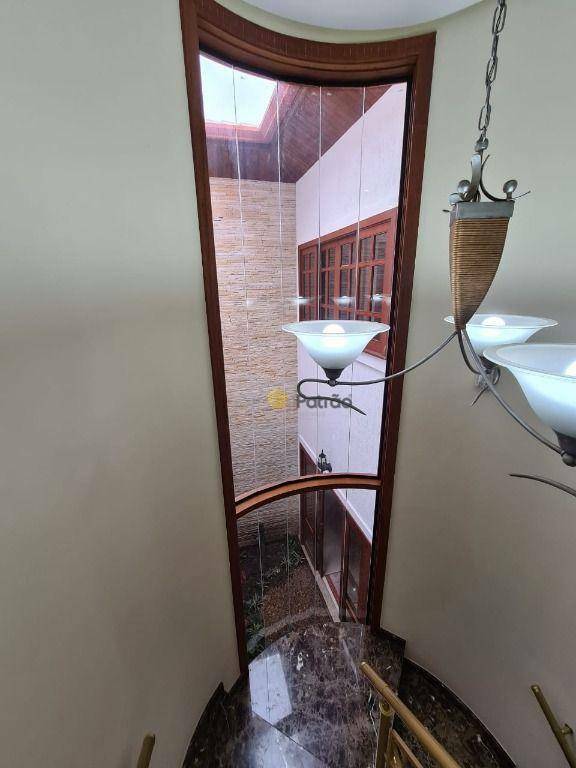 Casa de Condomínio à venda e aluguel com 5 quartos, 470m² - Foto 57