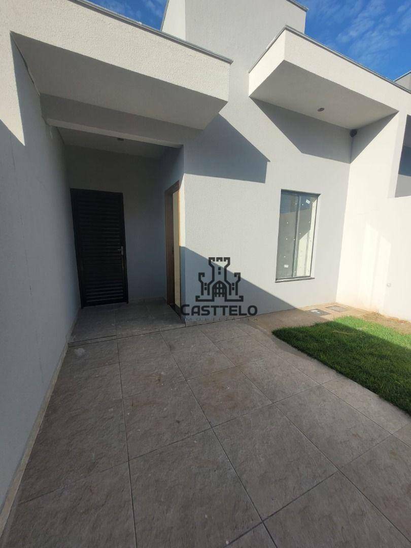 Casa à venda com 2 quartos, 83m² - Foto 1