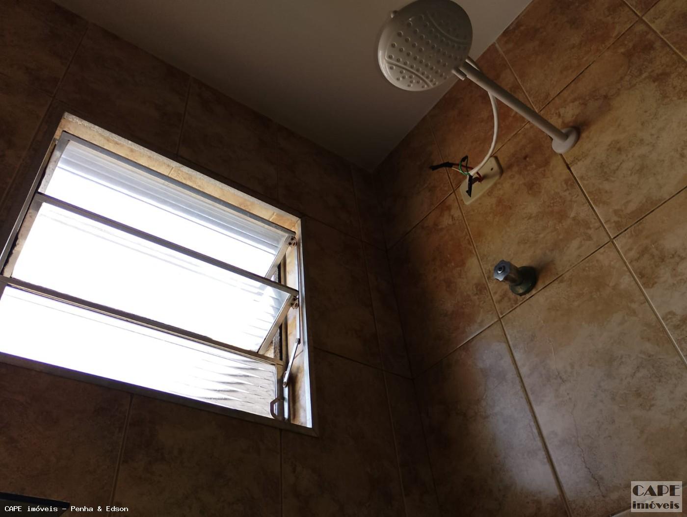 Casa para alugar com 2 quartos, 45m² - Foto 18