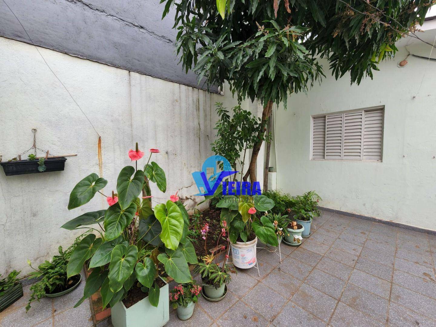 Casa à venda com 2 quartos, 170m² - Foto 1