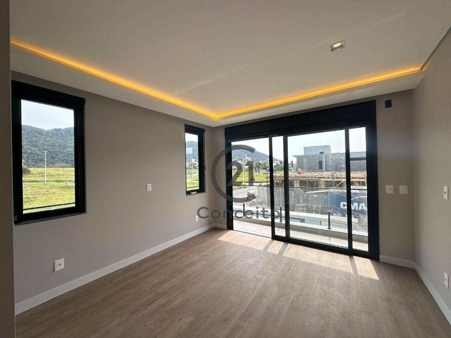 Casa à venda com 3 quartos, 238m² - Foto 14