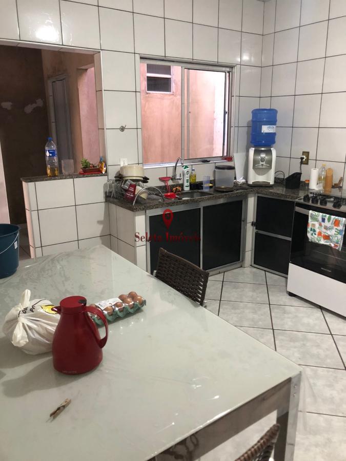 Casa à venda com 2 quartos, 180m² - Foto 4