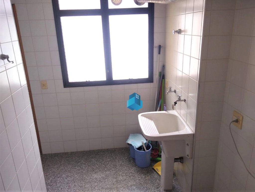 Apartamento à venda com 4 quartos, 245m² - Foto 15