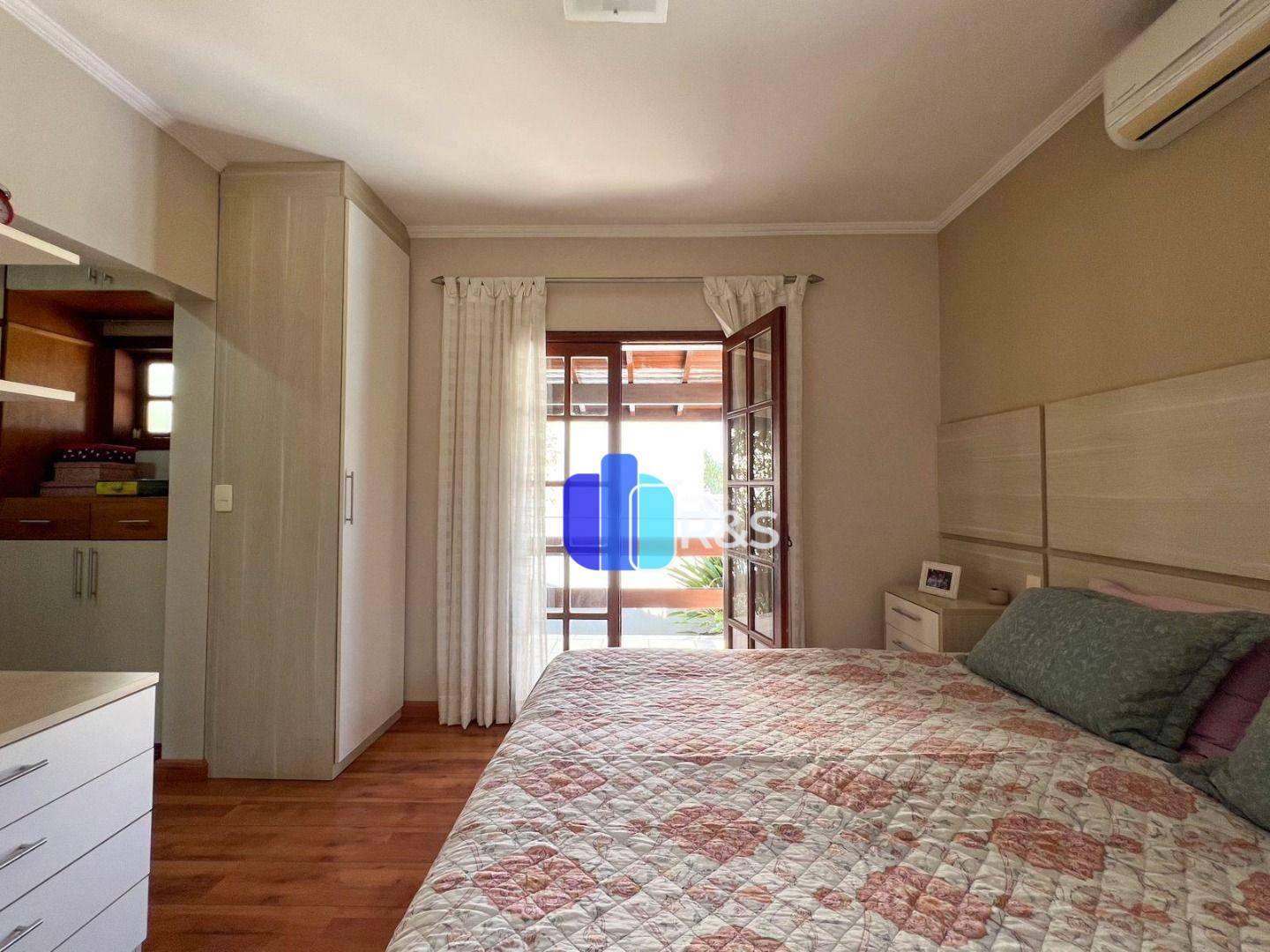 Casa de Condomínio à venda com 3 quartos, 311m² - Foto 5