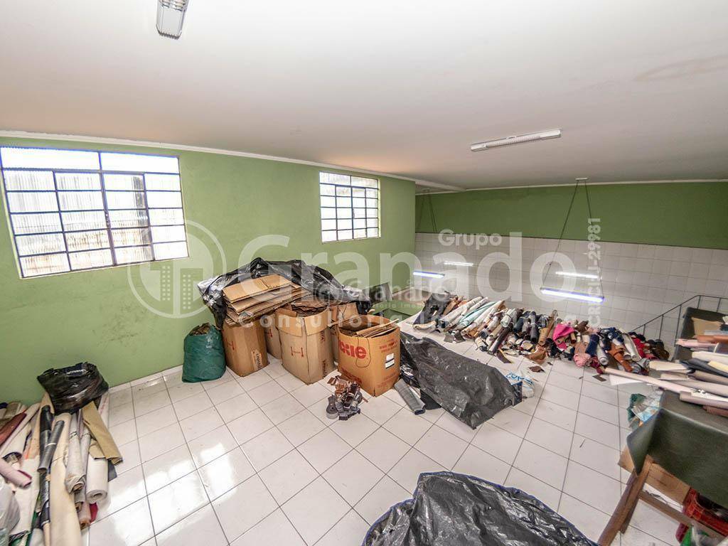 Casa à venda com 2 quartos, 300m² - Foto 14