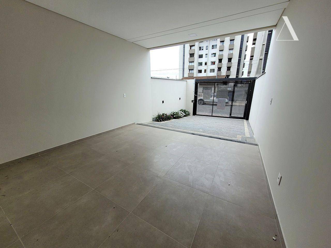 Casa à venda com 3 quartos, 121m² - Foto 4