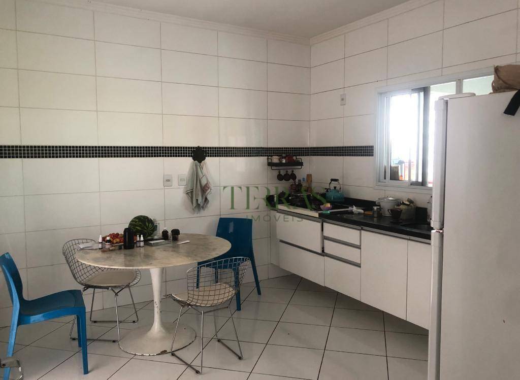 Casa de Condomínio à venda com 3 quartos, 200m² - Foto 10