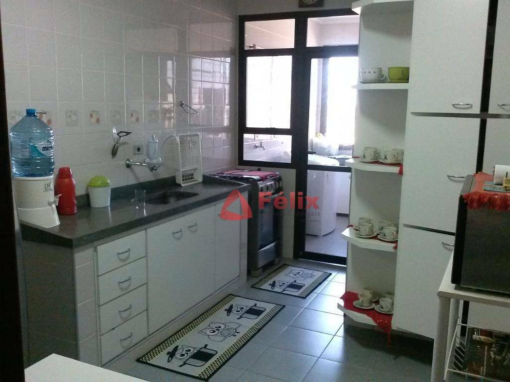 Apartamento à venda com 4 quartos, 196m² - Foto 16