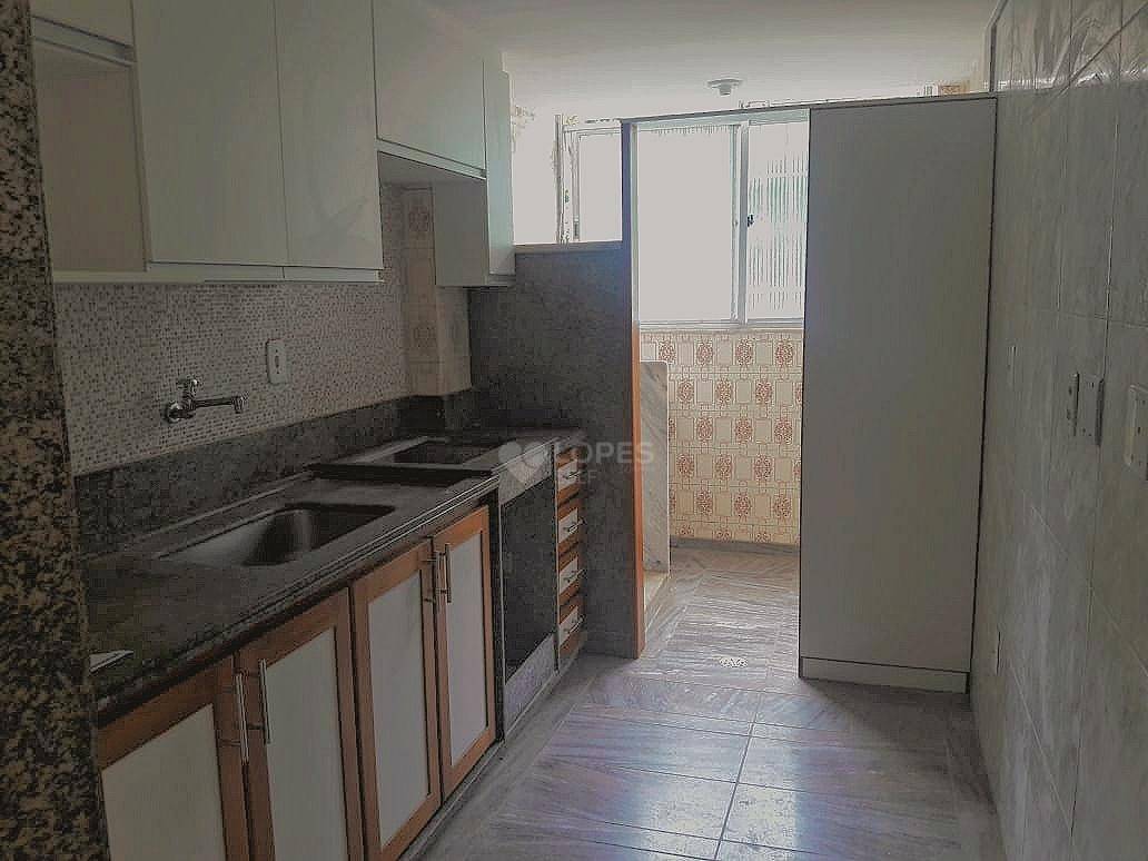 Apartamento à venda com 2 quartos, 67m² - Foto 3