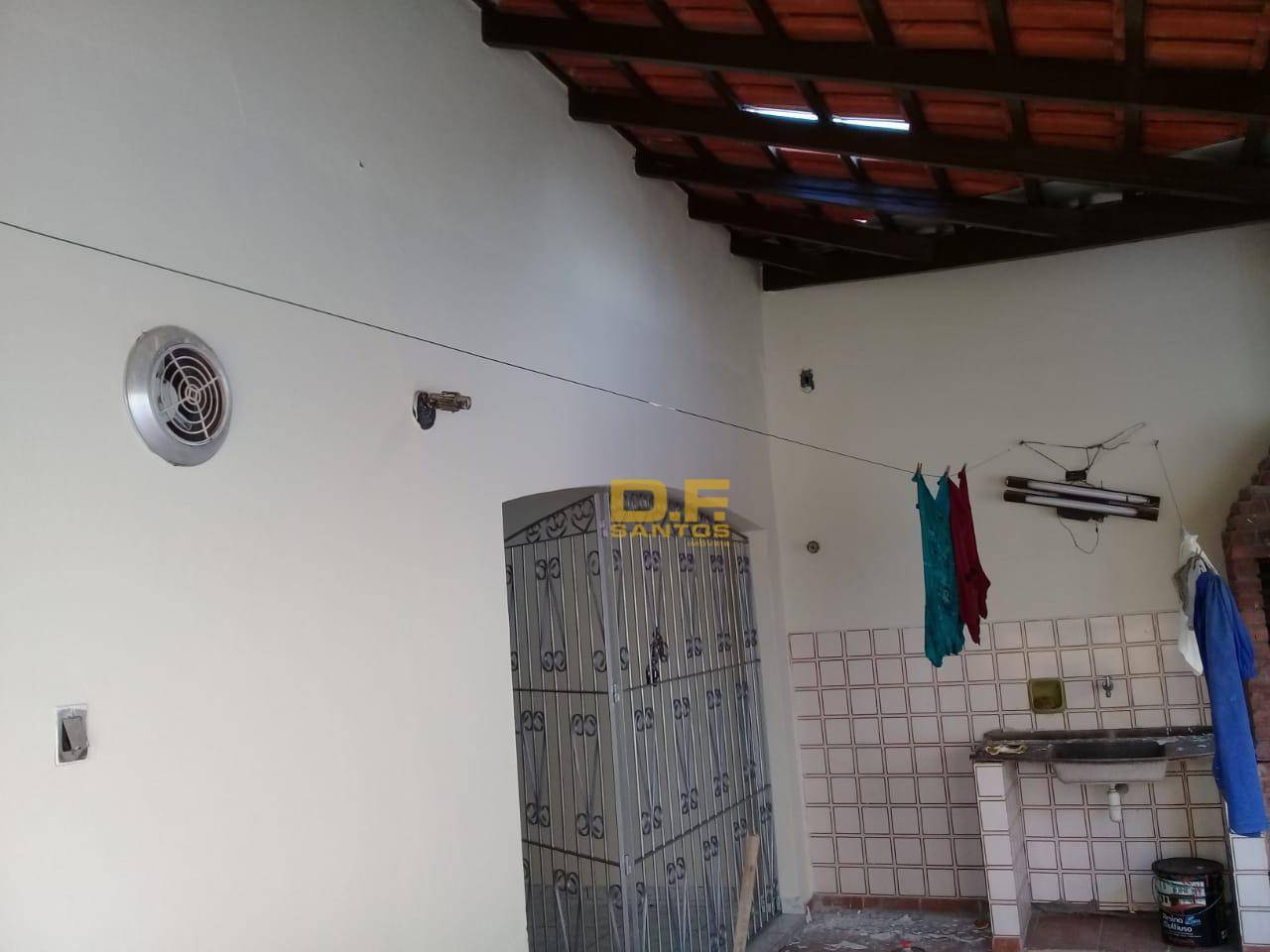 Casa à venda com 2 quartos, 135m² - Foto 3