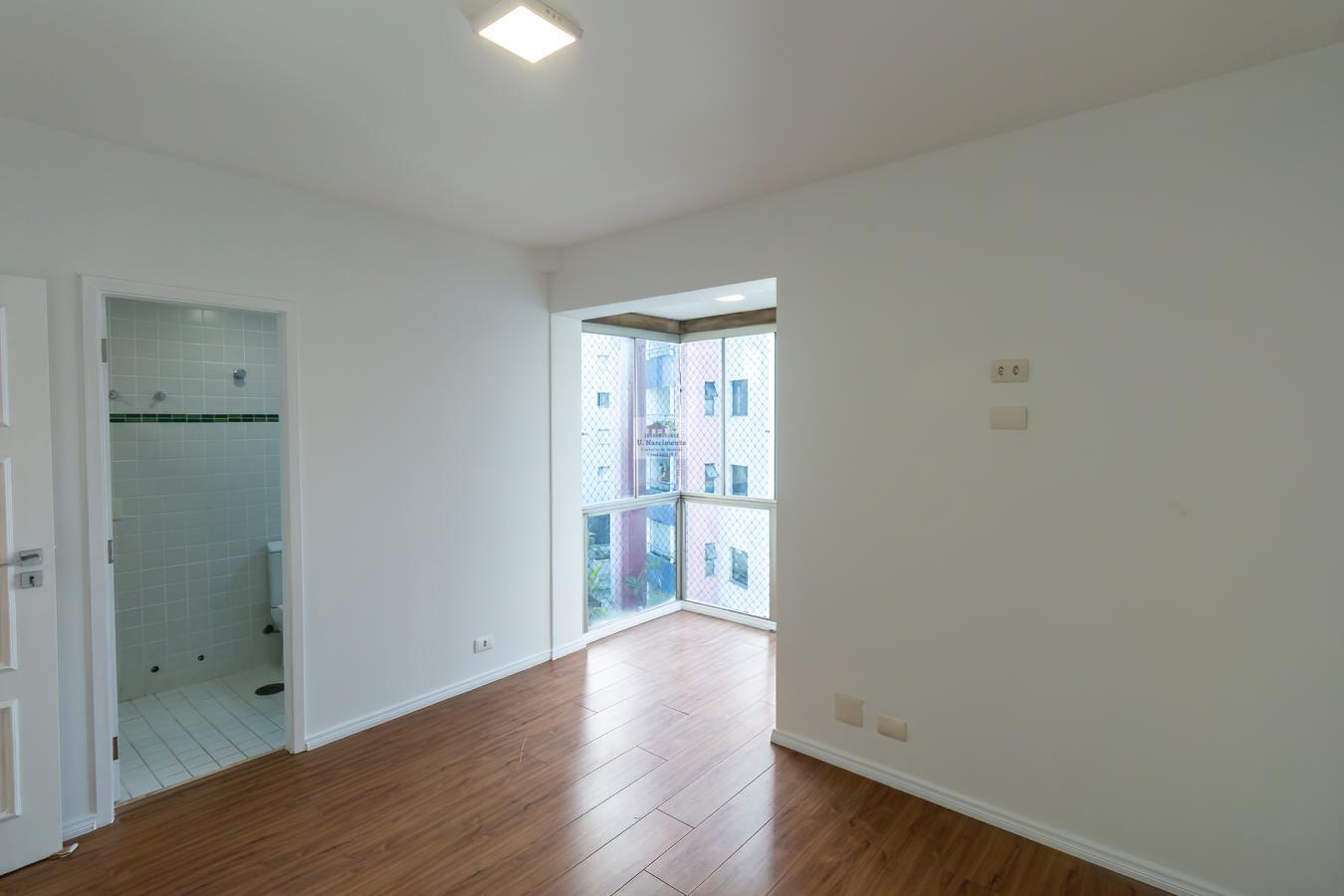 Apartamento para alugar com 2 quartos, 110m² - Foto 17