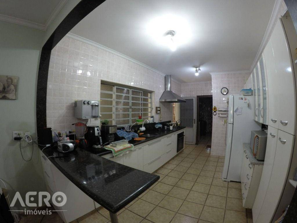 Casa à venda com 5 quartos, 317m² - Foto 18