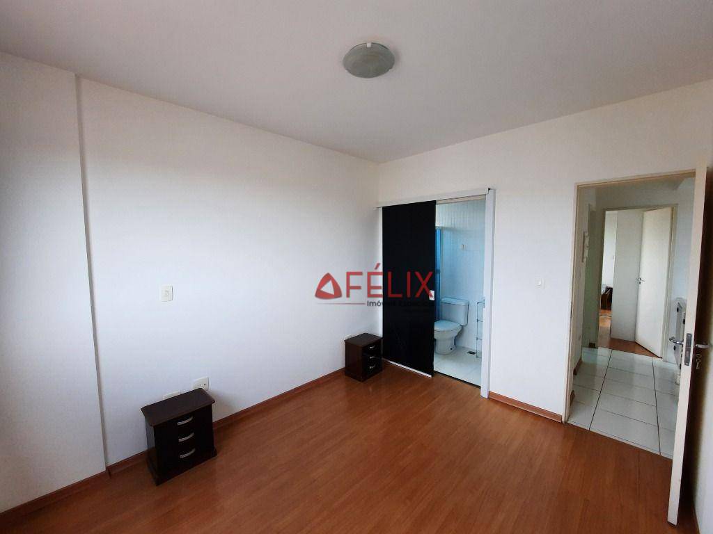 Apartamento à venda com 3 quartos, 107m² - Foto 32