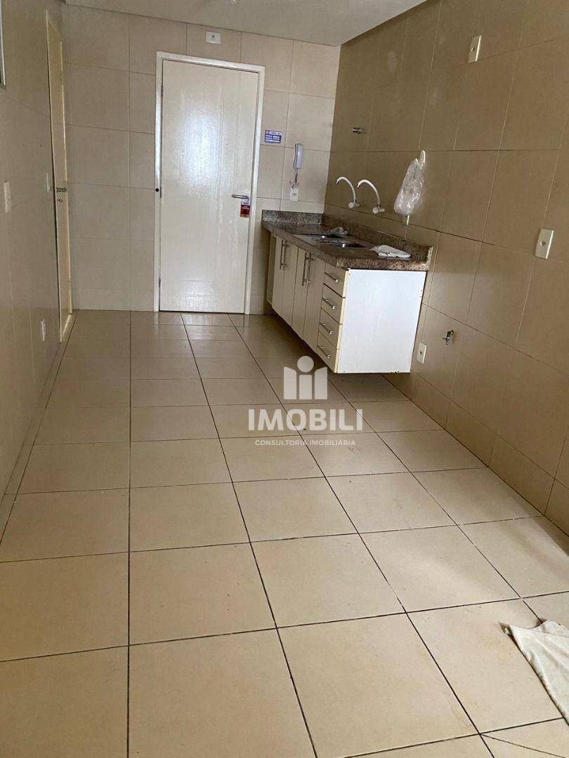 Apartamento à venda com 3 quartos, 97m² - Foto 13