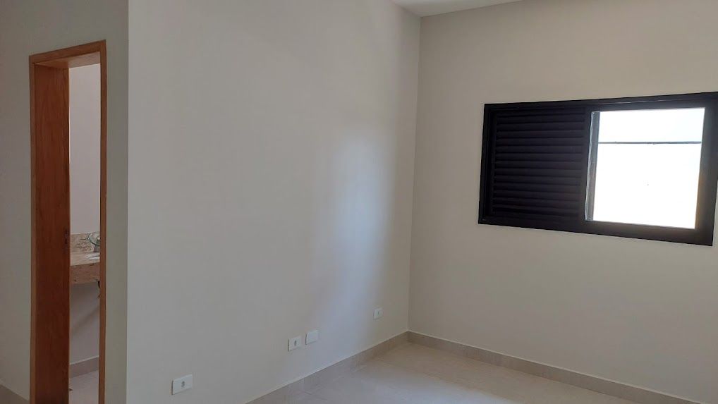 Casa de Condomínio à venda com 3 quartos, 220m² - Foto 4