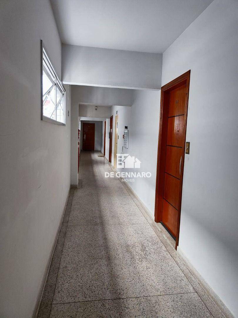 Apartamento à venda com 2 quartos, 75m² - Foto 4