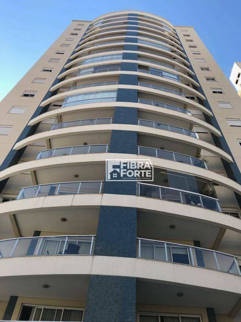 Apartamento para alugar com 3 quartos, 107m² - Foto 1