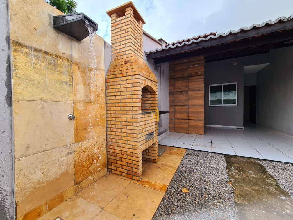 Casa à venda com 2 quartos, 80m² - Foto 1