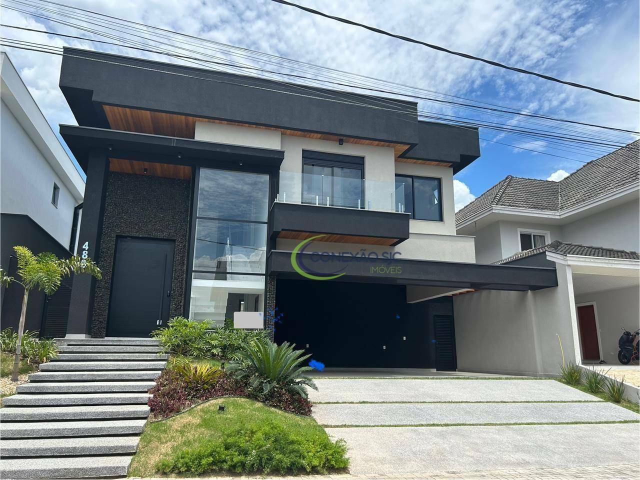 Sobrado à venda com 4 quartos, 350m² - Foto 1
