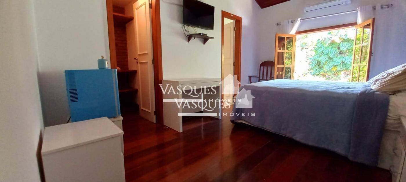 Casa de Condomínio à venda com 4 quartos, 330m² - Foto 13