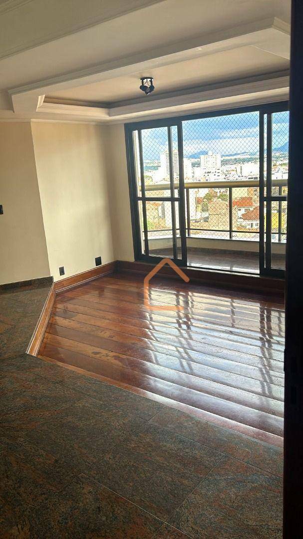 Apartamento à venda com 3 quartos, 140m² - Foto 1