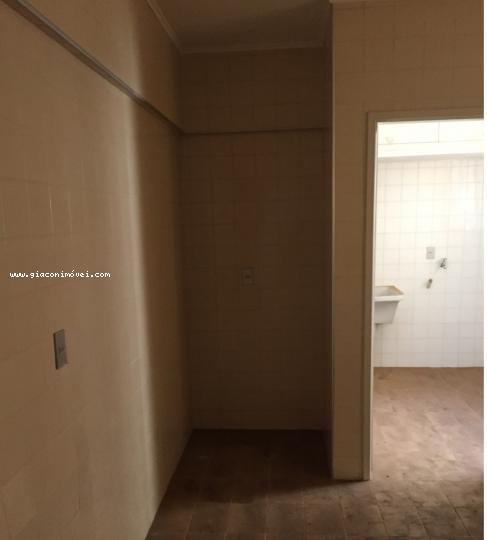 Apartamento à venda com 3 quartos, 186m² - Foto 2