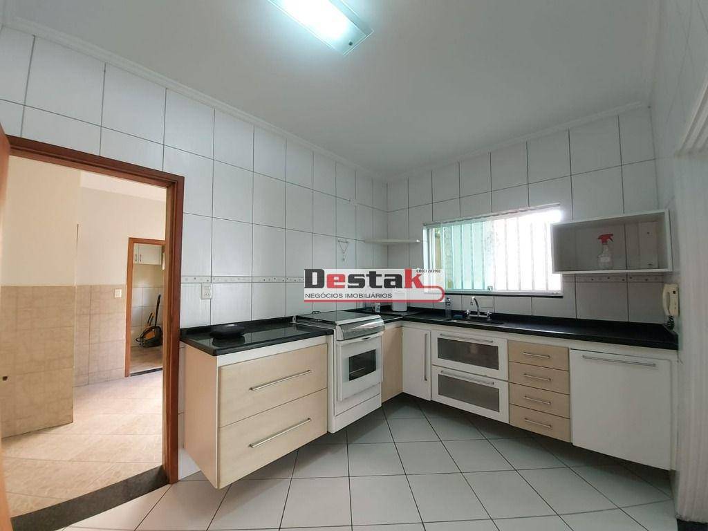 Sobrado à venda com 3 quartos, 240m² - Foto 16