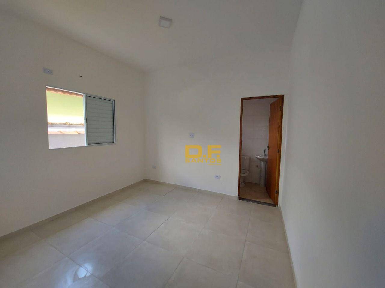 Casa à venda com 2 quartos, 60m² - Foto 5